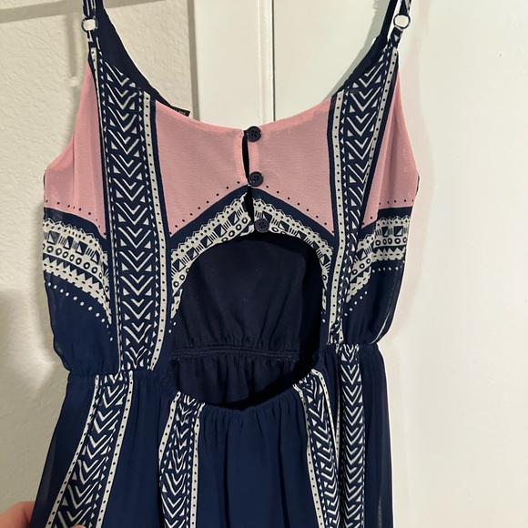 Maxi dress with adjustable straps - Picture 6 of 7